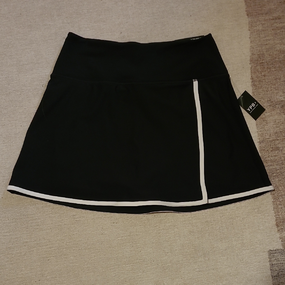 NWT Abercrombie & Fitch YPB Black with White Trim Skirt/Skort - Picture 2 of 8